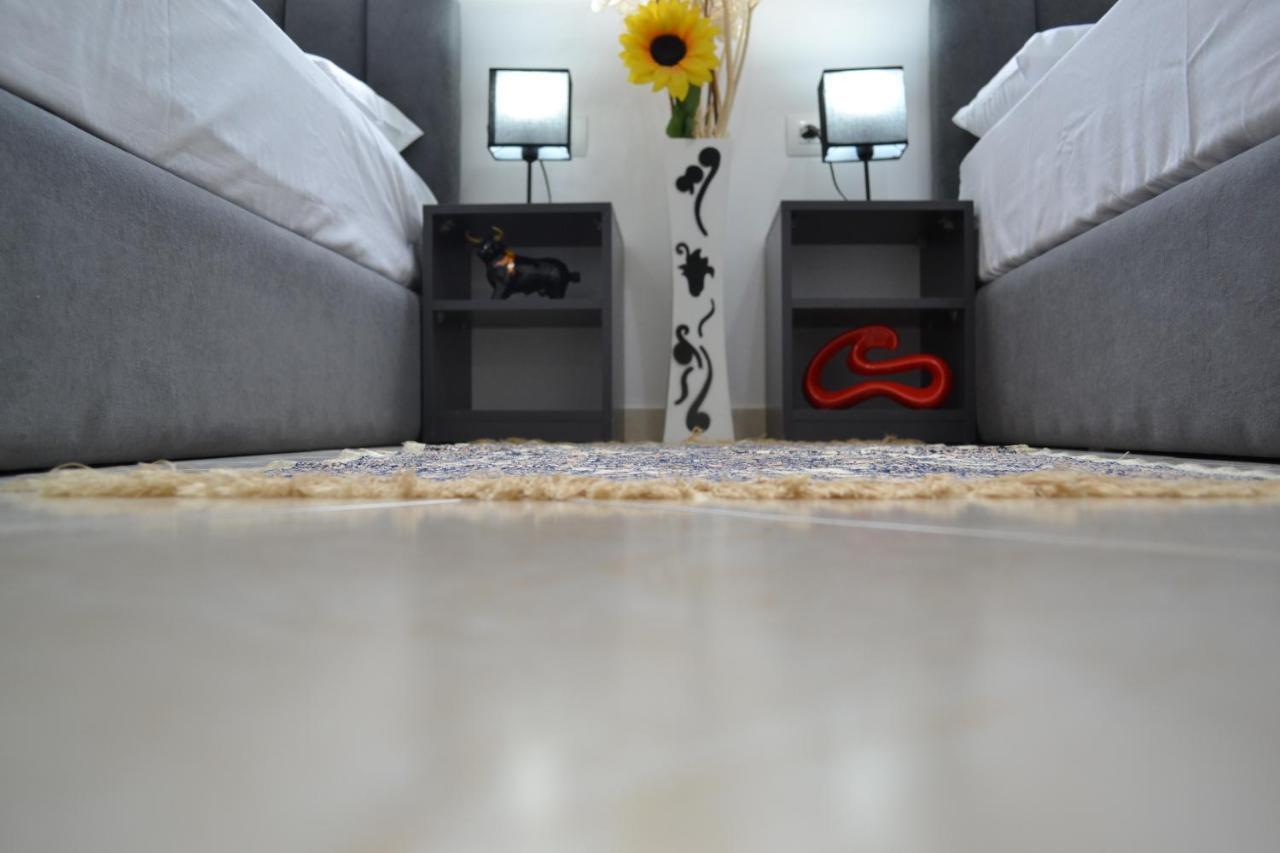 Flowers & Green 2 Bedrooms Apartment & Box Garage Vlore Exterior photo