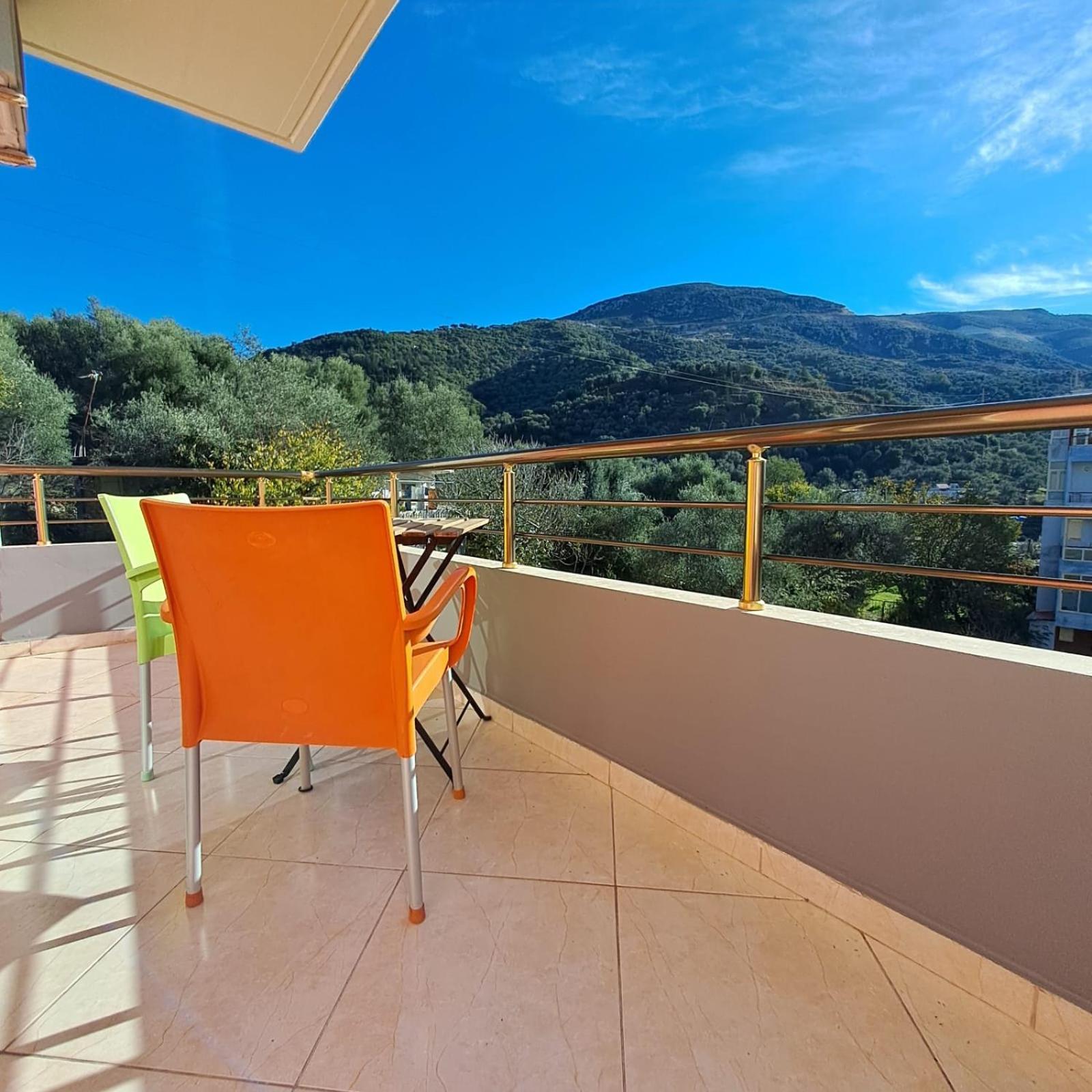 Flowers & Green 2 Bedrooms Apartment & Box Garage Vlore Exterior photo