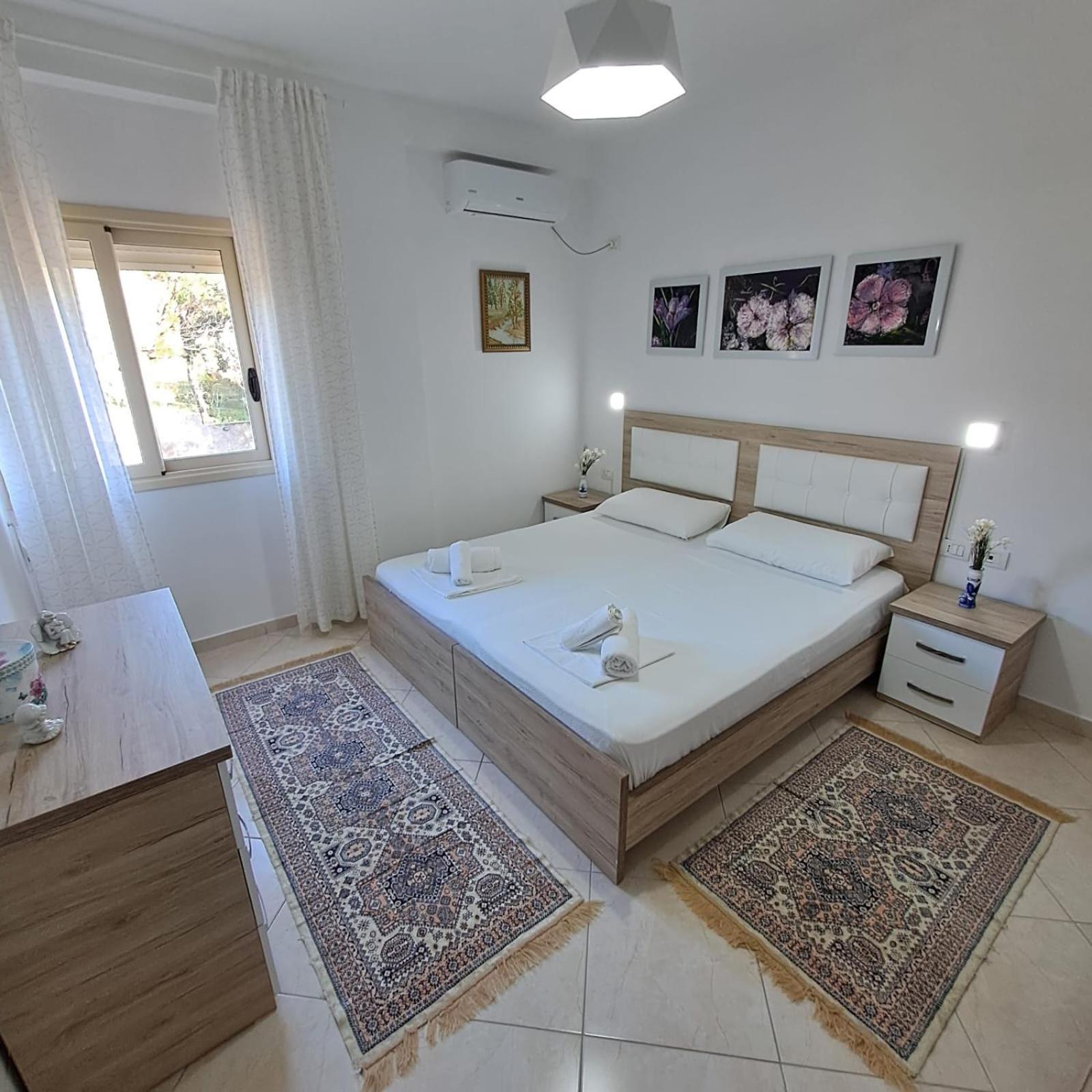 Flowers & Green 2 Bedrooms Apartment & Box Garage Vlore Exterior photo